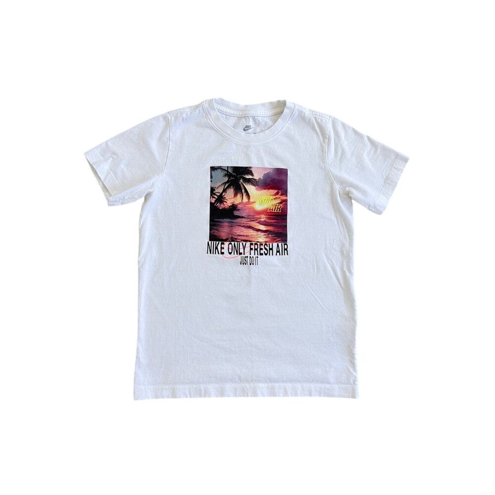 Nike Sportswear Graphic T-Shirt Tropical Sunset Photo White Short Sleeve Medium